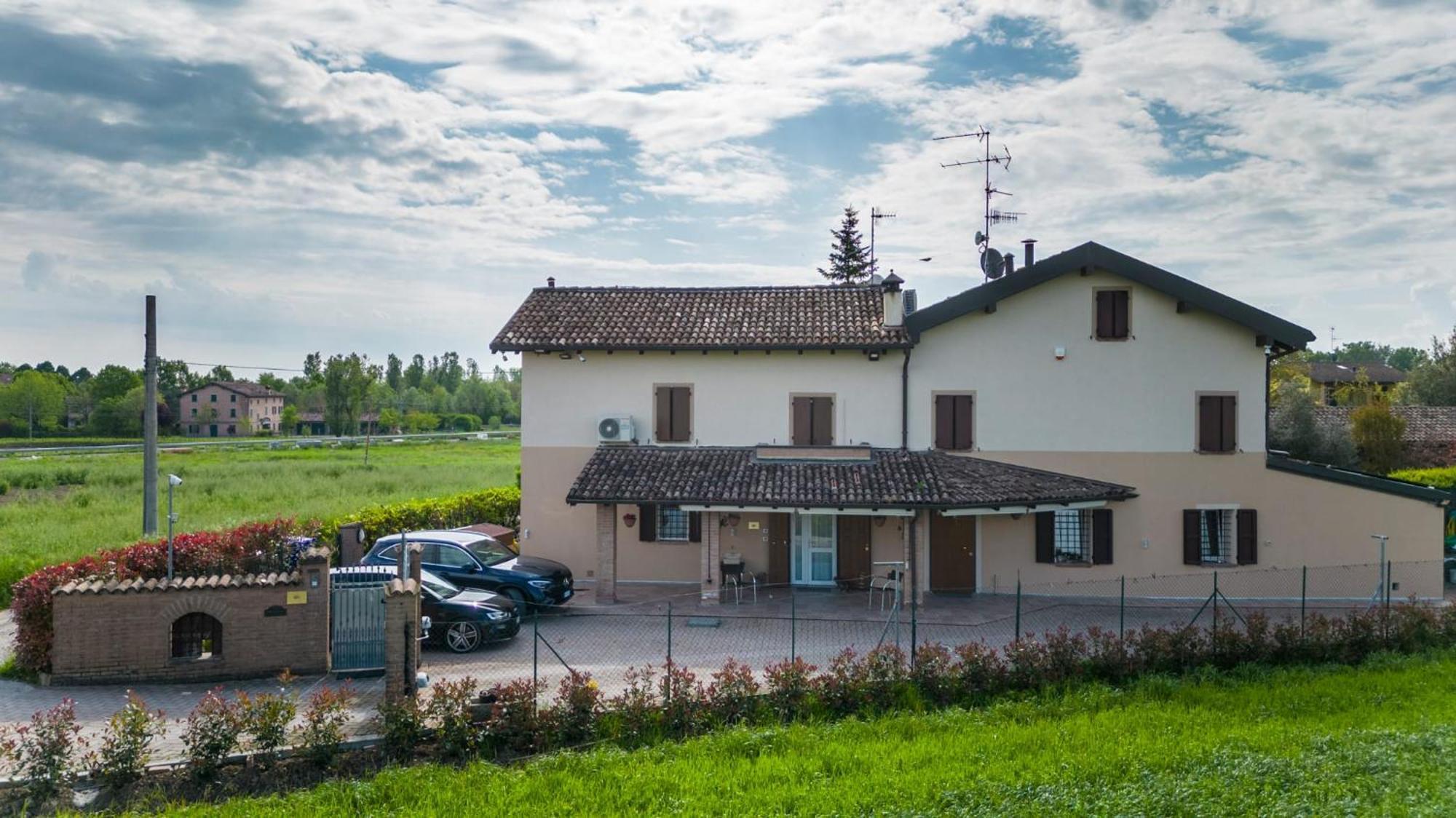 Due Maesta Home Reggio Emilia Eksteriør billede